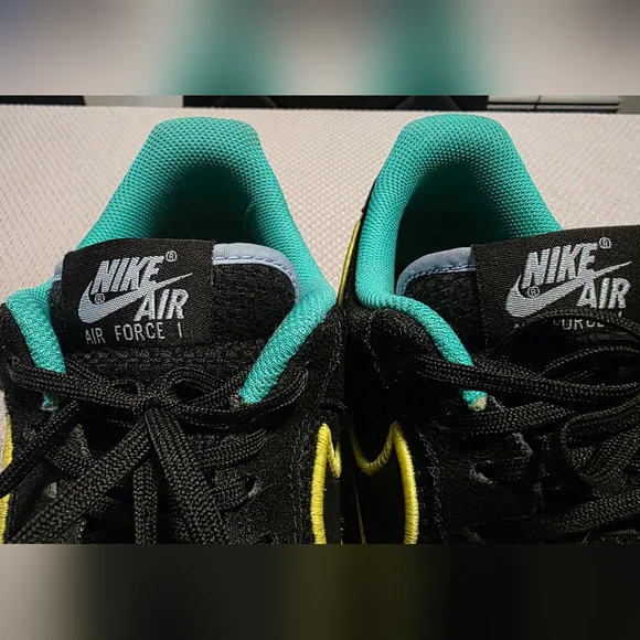 Nike Black and Teal Sneakers - Picture 5 of 7
